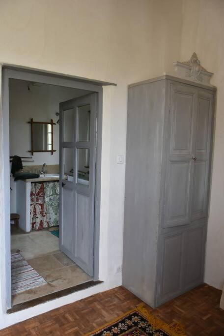 La Petite Maison Des Artistes Seguret Luaran gambar